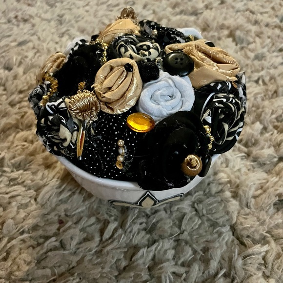 Handmade Saints fabric rose bouquet! - Picture 2 of 6